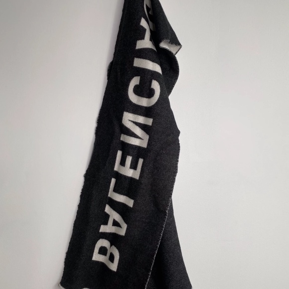 Balenciaga jacquard logo scarf black and white extra long - Picture 2 of 4